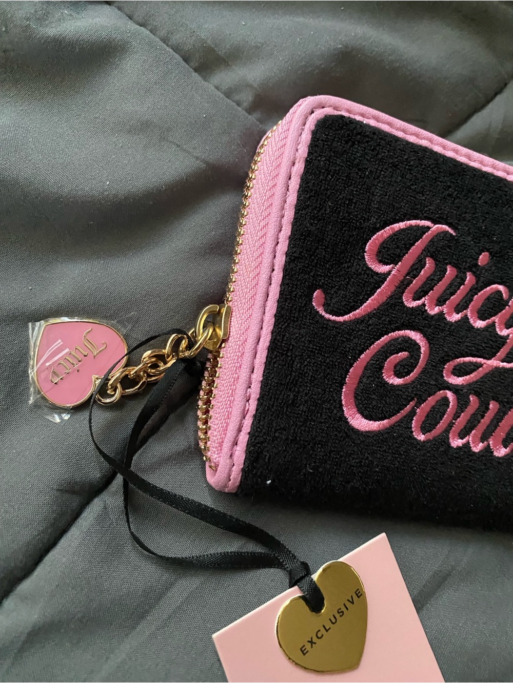 Juicy Couture Black & Pink Strawberry Zip Wallet NWT - Picture 2 of 7